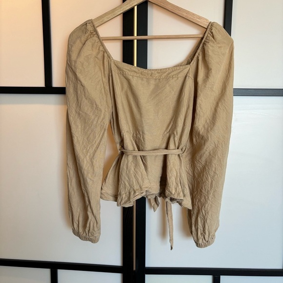OYSHO Spain linen blend belted blouse top. Size medium - Picture 11 of 16